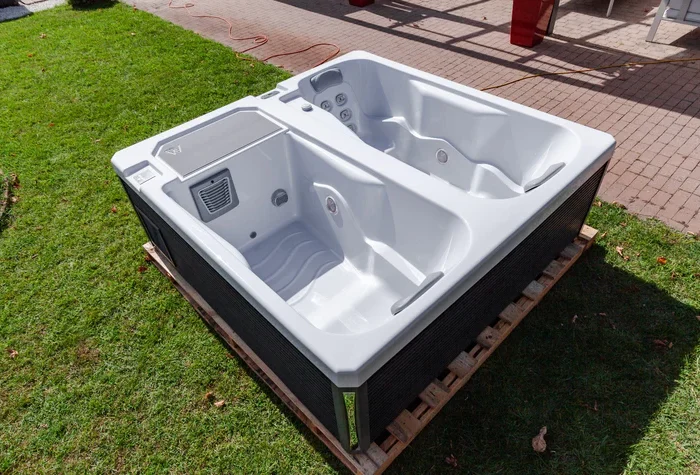 Cold Plunges & Hot Tubs